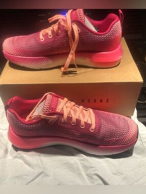 NO BULL  Women’s size 11 Drive Mesh Sneakers - NIB- Bright Berry